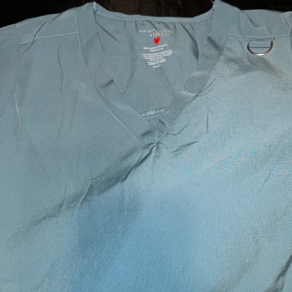 new york laundry+medics scrub top